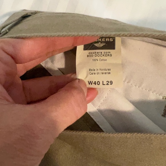 Dockers Khakis Sz 40 - Picture 3 of 3